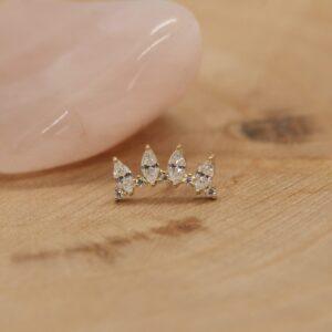 Elegante zilveren oorbellen met kristallen stenen voor stijlvolle looks.