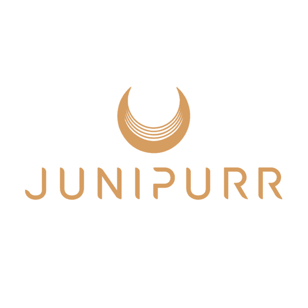 Junipurr logo met gouden boog en tekst voor tattoo- en kunstbenodigdheden.
